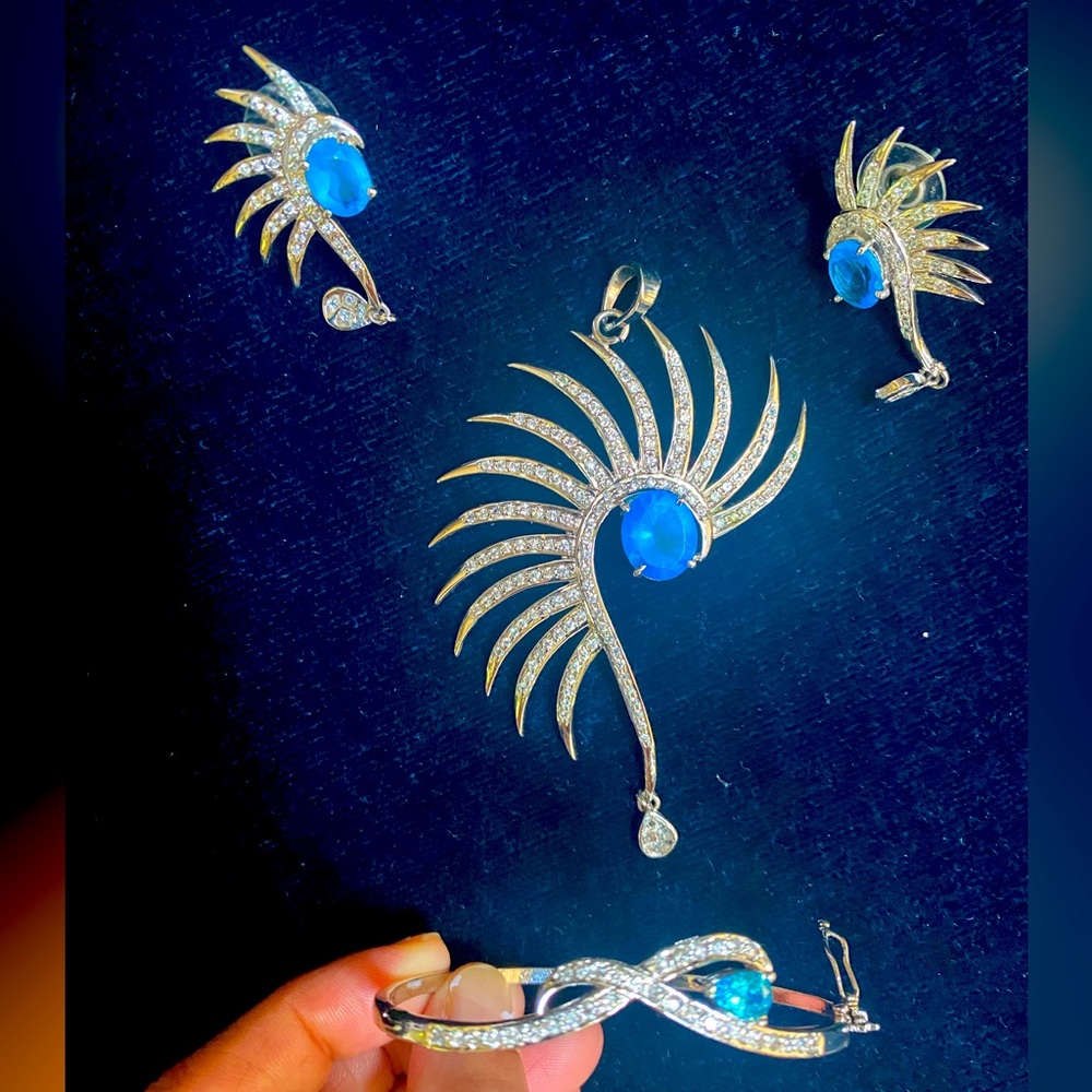 Pendant, earrings and Bracelet Set - Sapphire Blue and Diamond stones